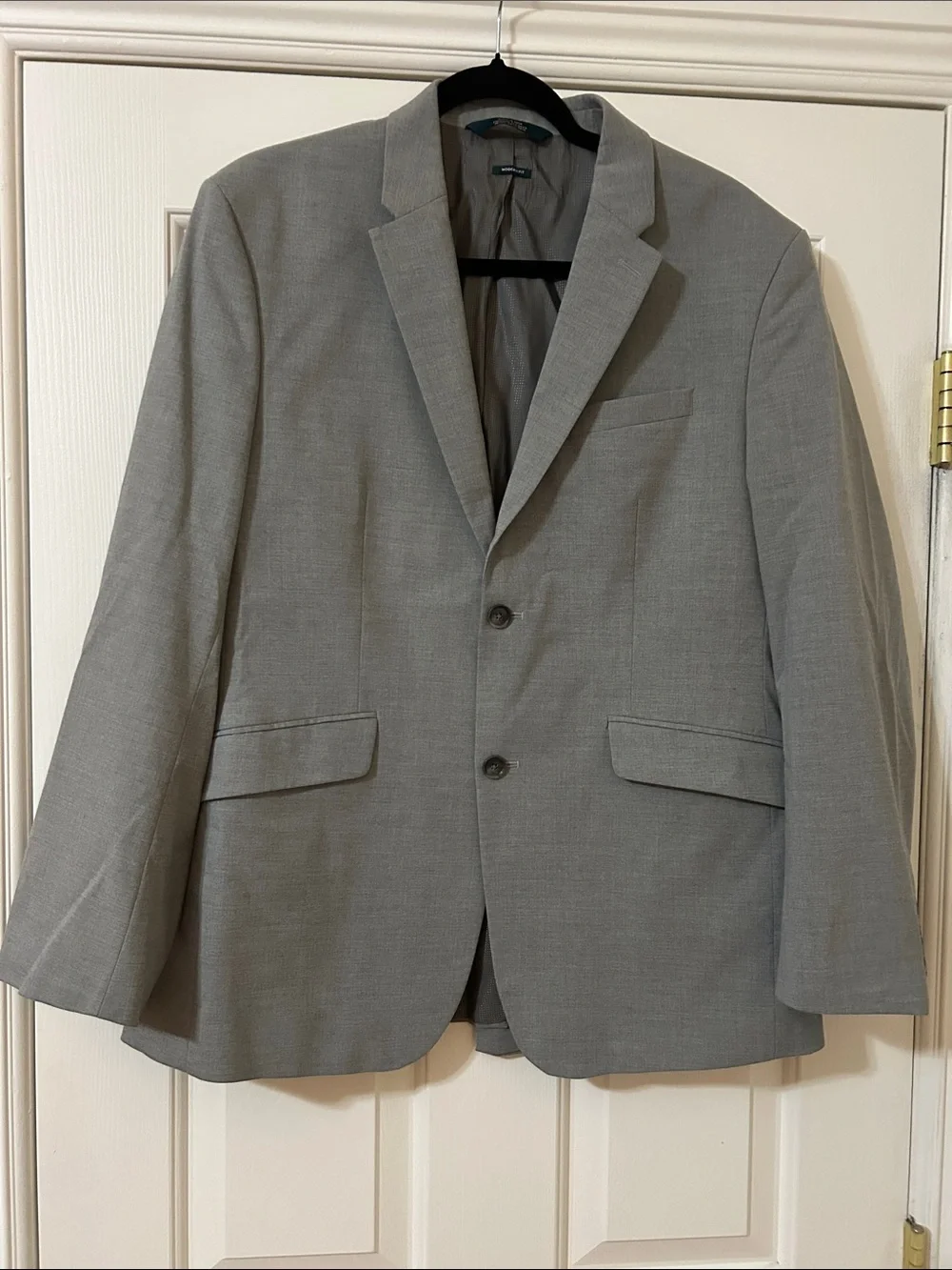 Perry Ellis Modern Fit Two-Button Light Gray Men's Sport Coat Size 42 Short.